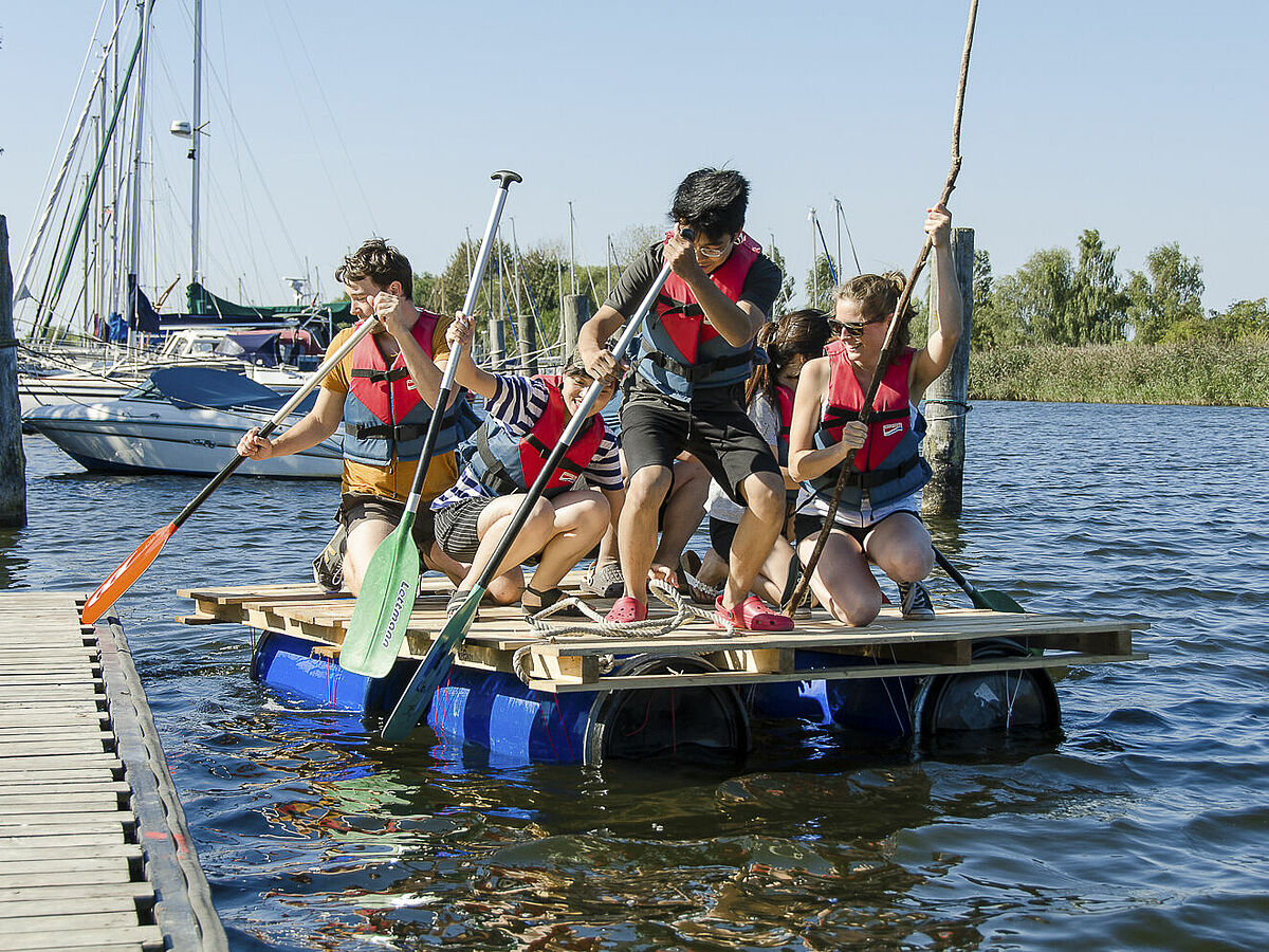International students on a raft - Photo: Kilian Dorner
